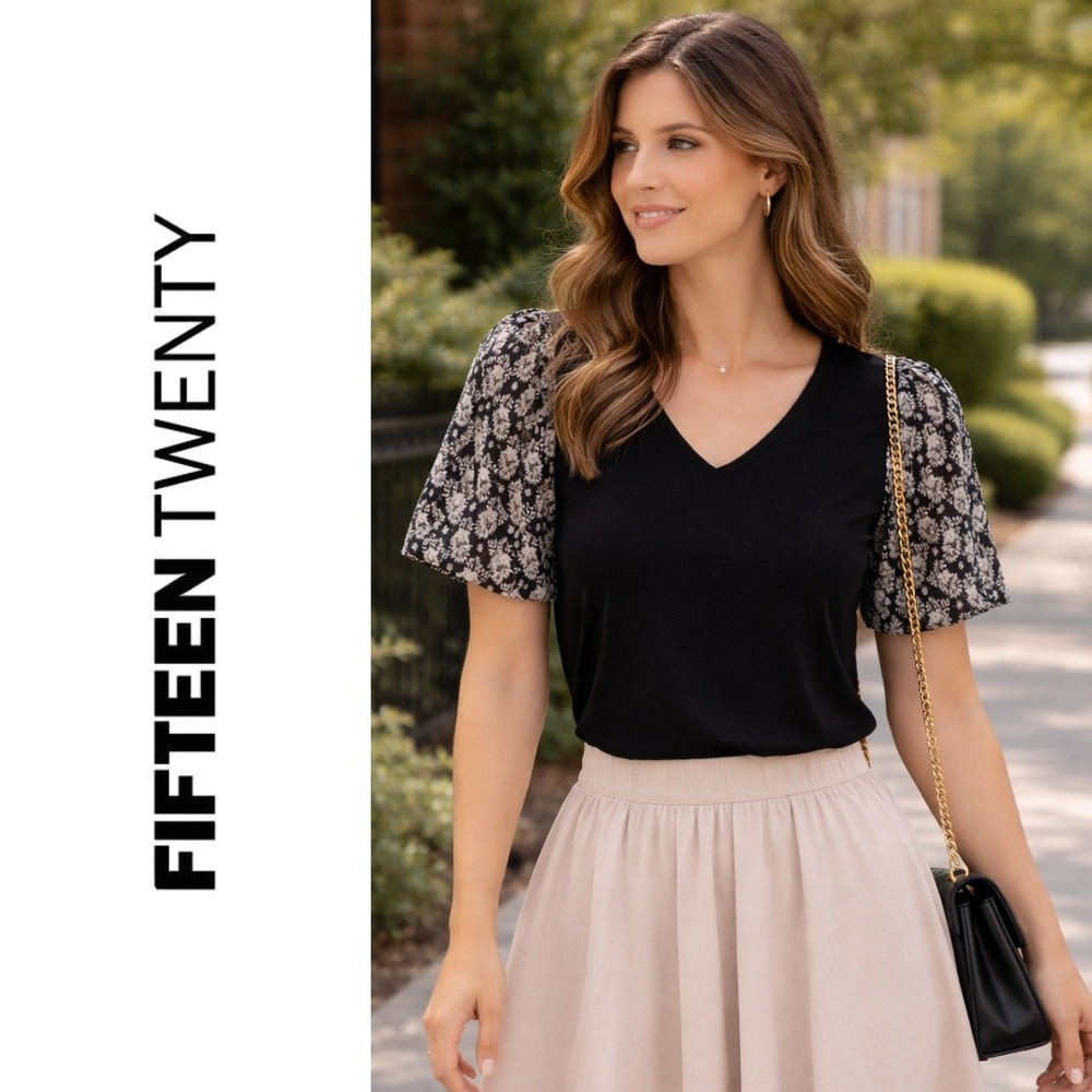 Fifteen Twenty, Black V-Neck‎ Puff Sleeve Top Blouse Size Medium